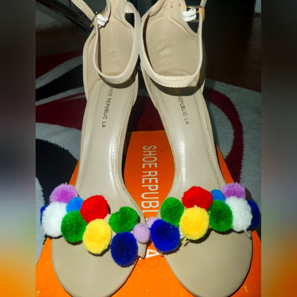 Pom Pom Peep Toe heels